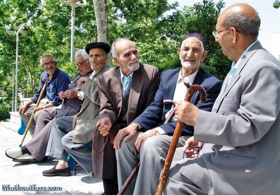 حداقل حقوق بازنشستگان‌ در سال آینده ۵ میلیون تومان تعیین شد