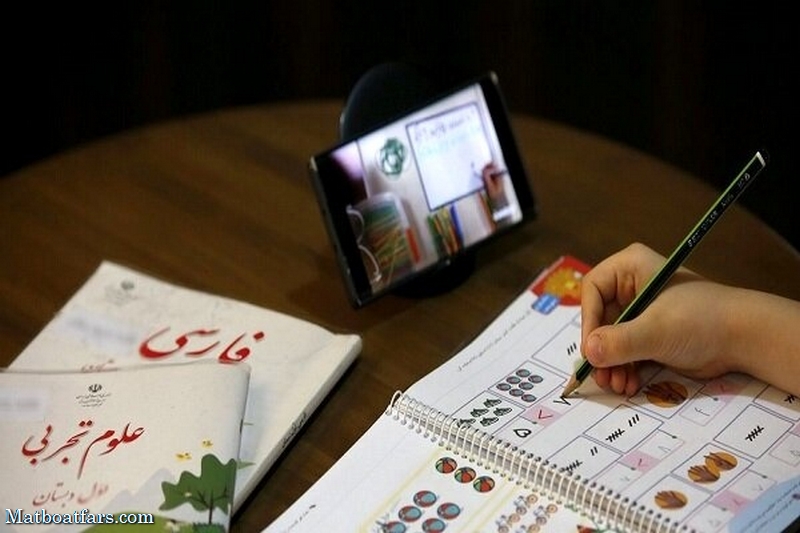 تلاش برای تامین گوشی همراه و تبلت برای برخی دانش‌آموزان نیازمند در فارس